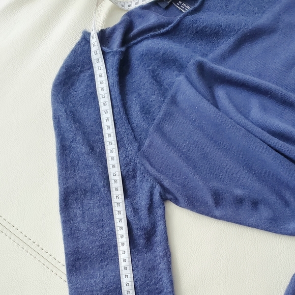2/40$ Armani Jeans wool blue sweater - Picture 6 of 14